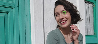 Funkcia automatického zaostrovania na oči na snímanie skvelých portrétov a autoportrétov