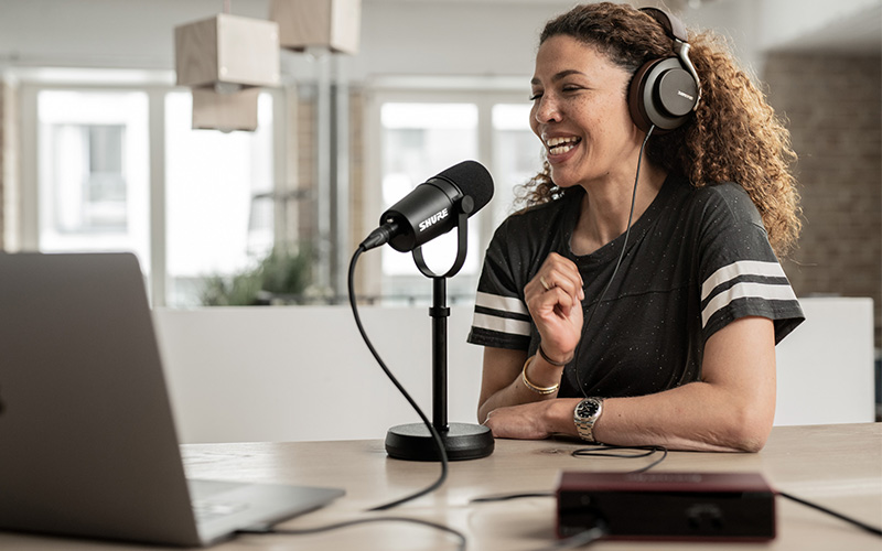 Podcastový mikrofon SHURE MV7X Podcasty s SHURE MV7X