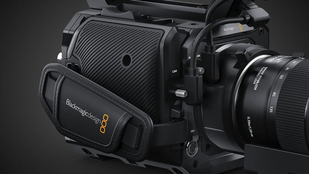 Blackmagic Design PYXIS Pro Grip – Handschlaufe und Aufnahme unter dem Daumen
