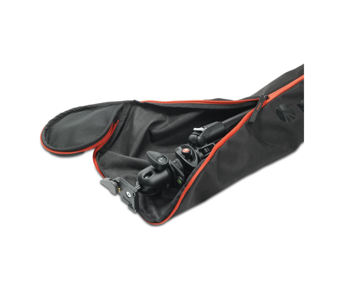 Innenraum der Manfrotto MBAG80N mit Stativ und Kopf