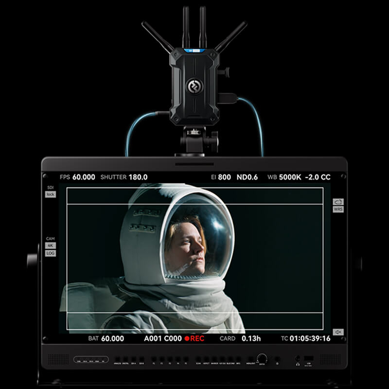 Hollyland Pyro Ultra receiver feeding a production monitor