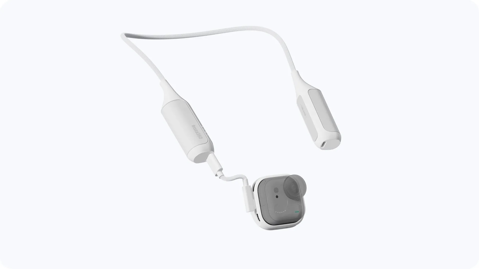 FOMO Power Neck Mount mit einer Insta360 GO Ultra Kamera verbunden