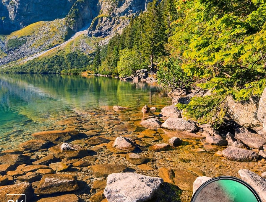 Ohne Spiegelungen, mit satteren Farben