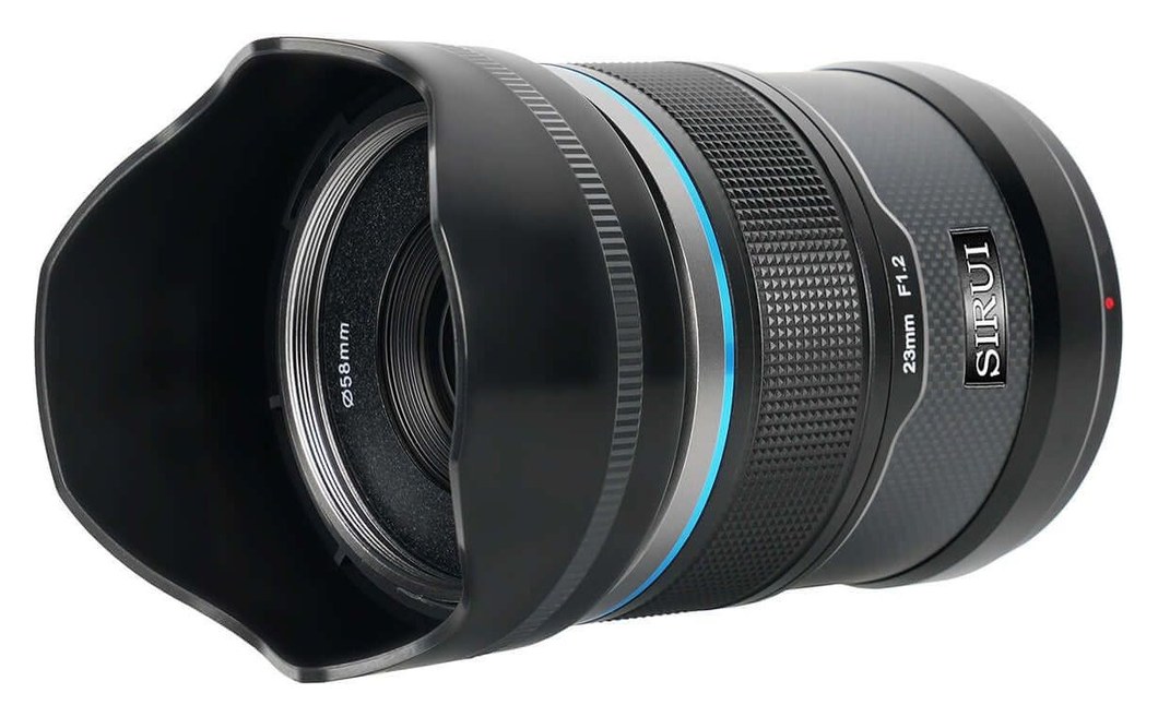 Sirui Sniper 23mm F1,2 APS-C AF Objektiv, Sony E, Schwarz – Ausführung Schwarz: Kohlefaser-Oberfläche