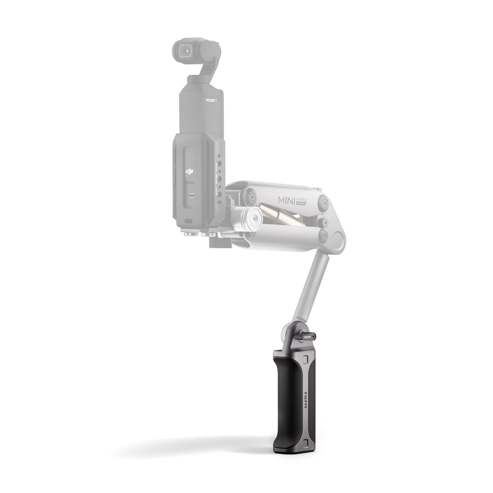 Der Arm in der Hand statt am Fahrzeug
