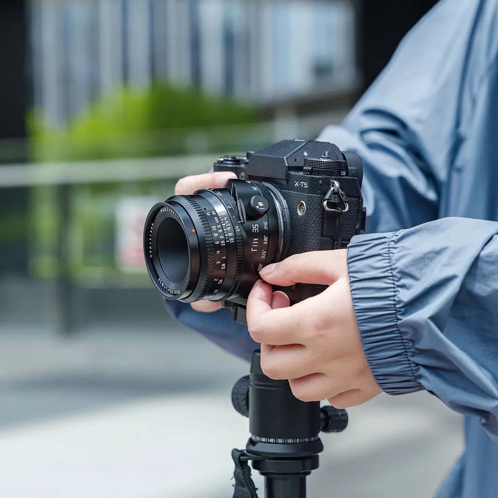 TTArtisan APS-C Tilt 35mm F1.4 – Leichtes Objektiv mit 52-mm-Gewinde