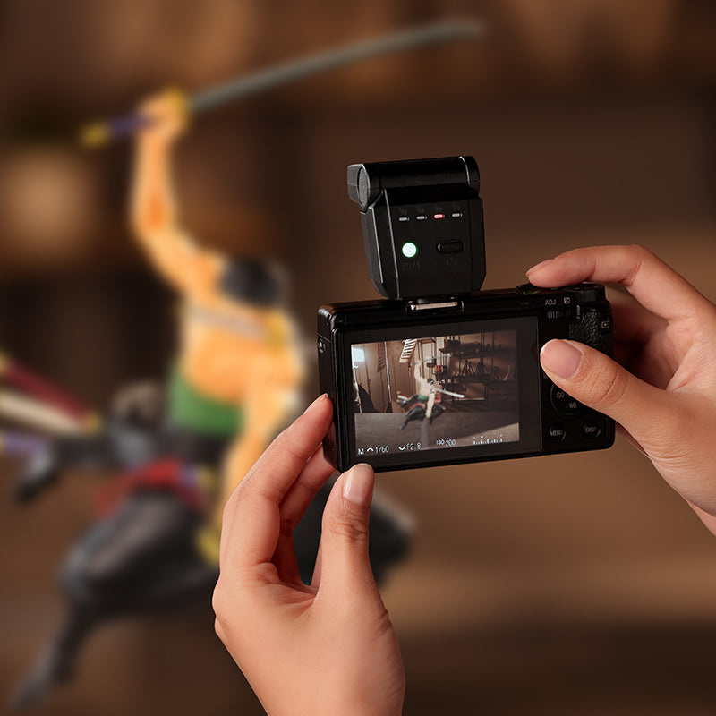 Ulanzi SL03 Spark Lite Camera Flash – Na fotoaparátu