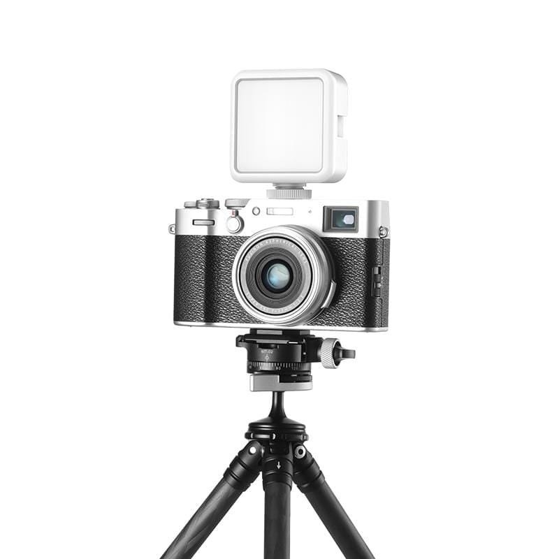 Ulanzi VL49 mini LED světlo – Na fotoaparát i stativ