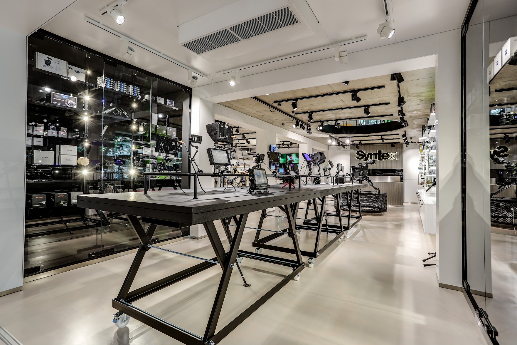 Syntex Showroom Prag